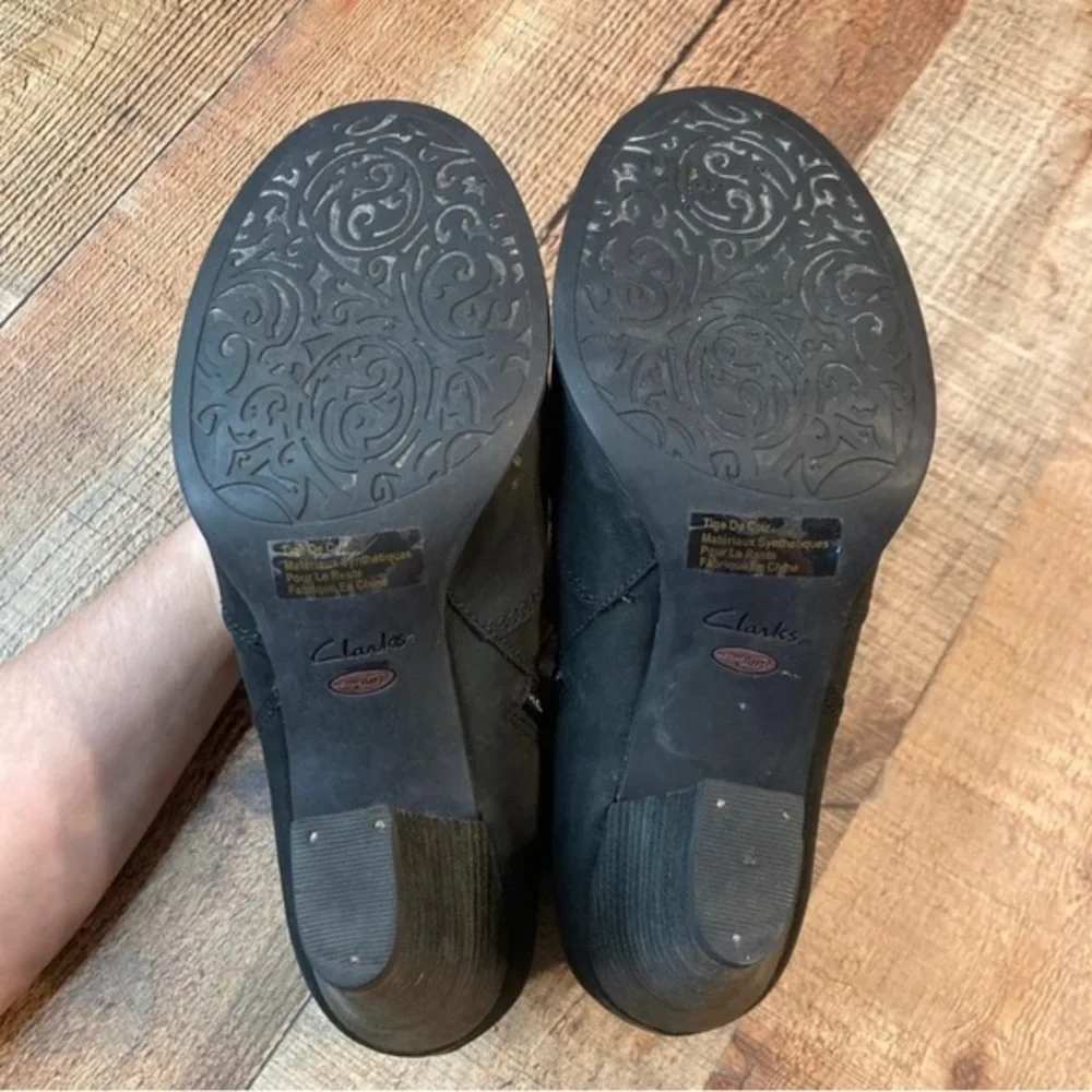 Clarks artisan black